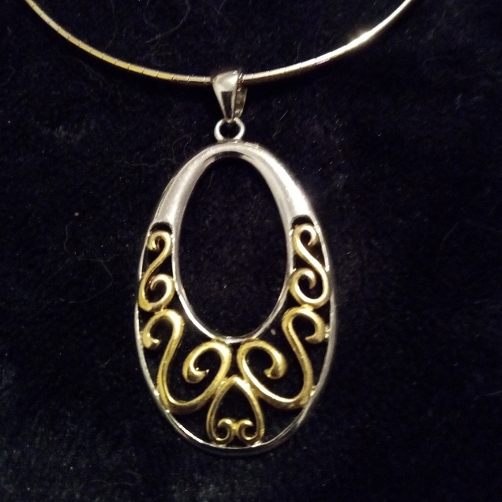 NWOT Vintage Lia Sophia Pendent